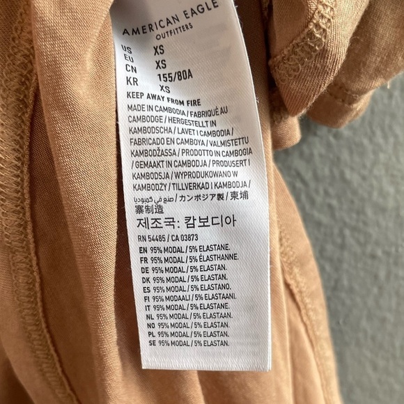 NWOT American Eagle Soft & Sexy tan v-neck shirt. Size X-Small. - Picture 6 of 7